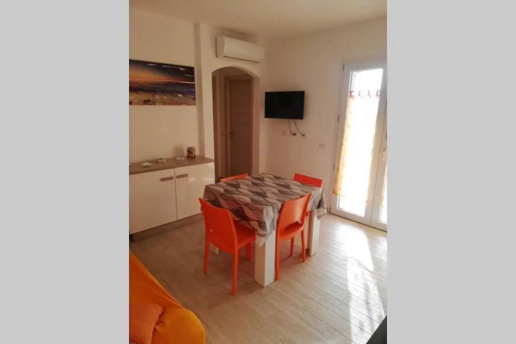 Trilocale Vista Mare Con Piscina A Badesi 아파트
